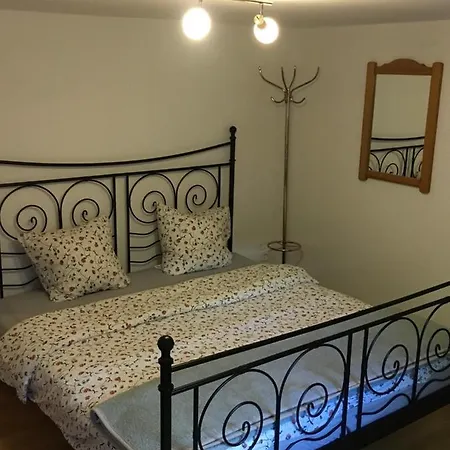 Gastezimmer Familie Calvet 게스트하우스 *